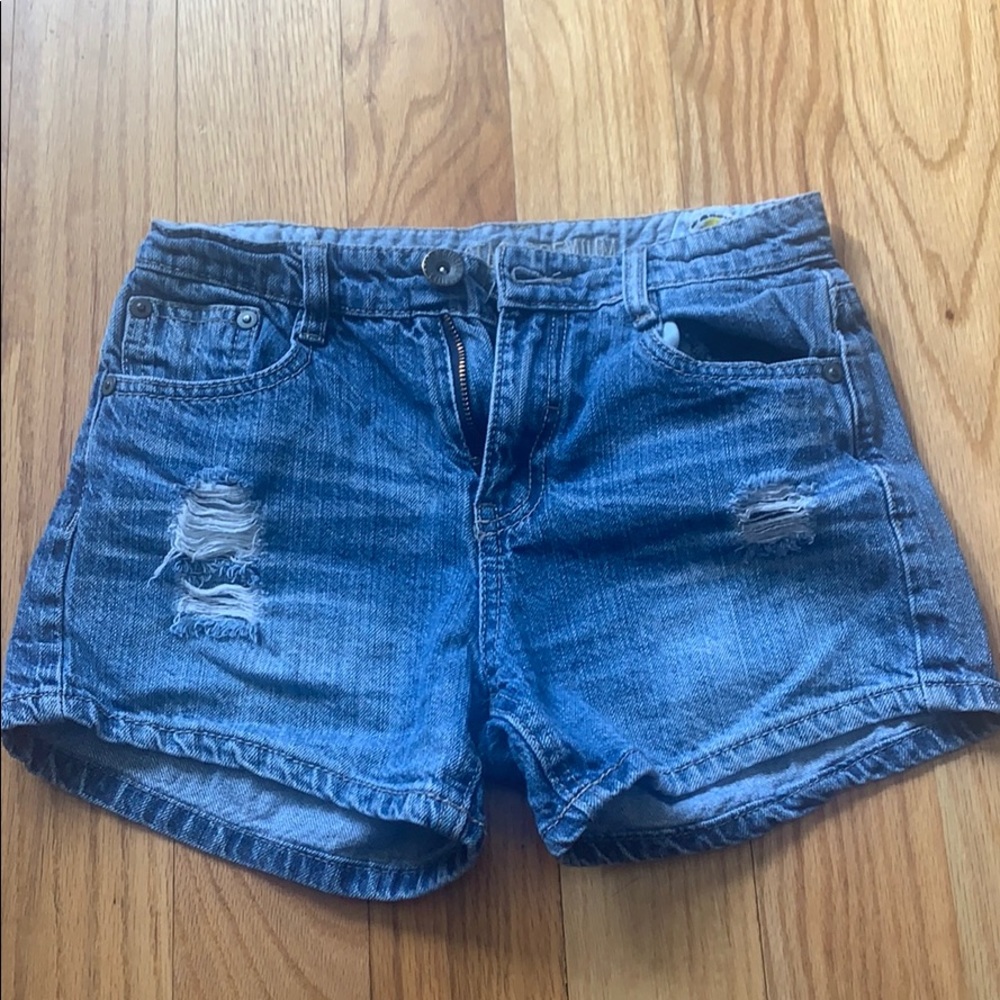 VANILLA STAR lightly ripped denim shorts
